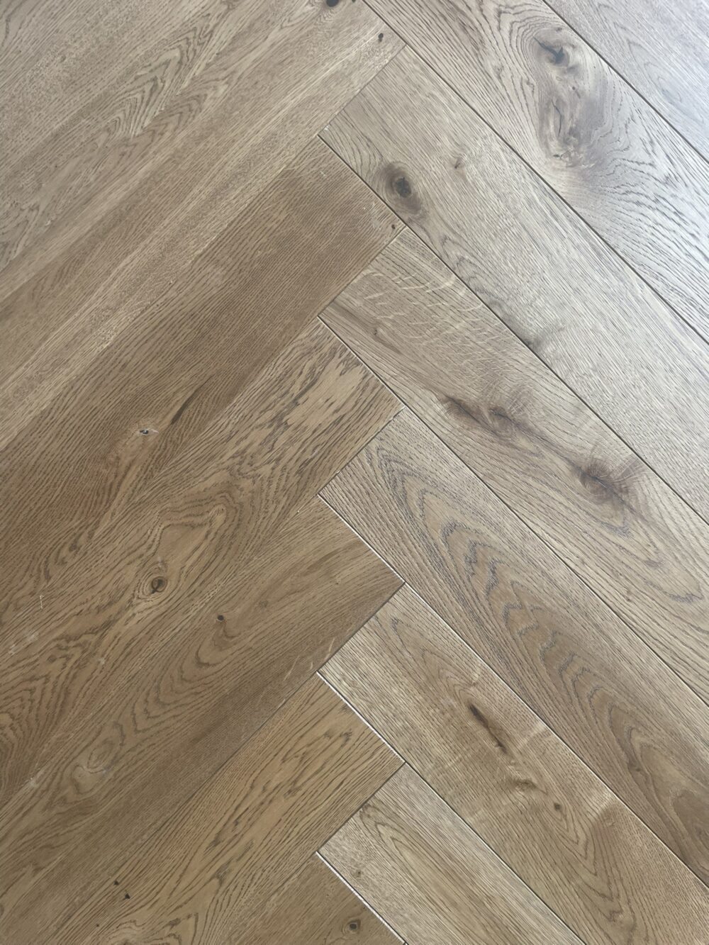 Walnut Transparent Oak Herringbone